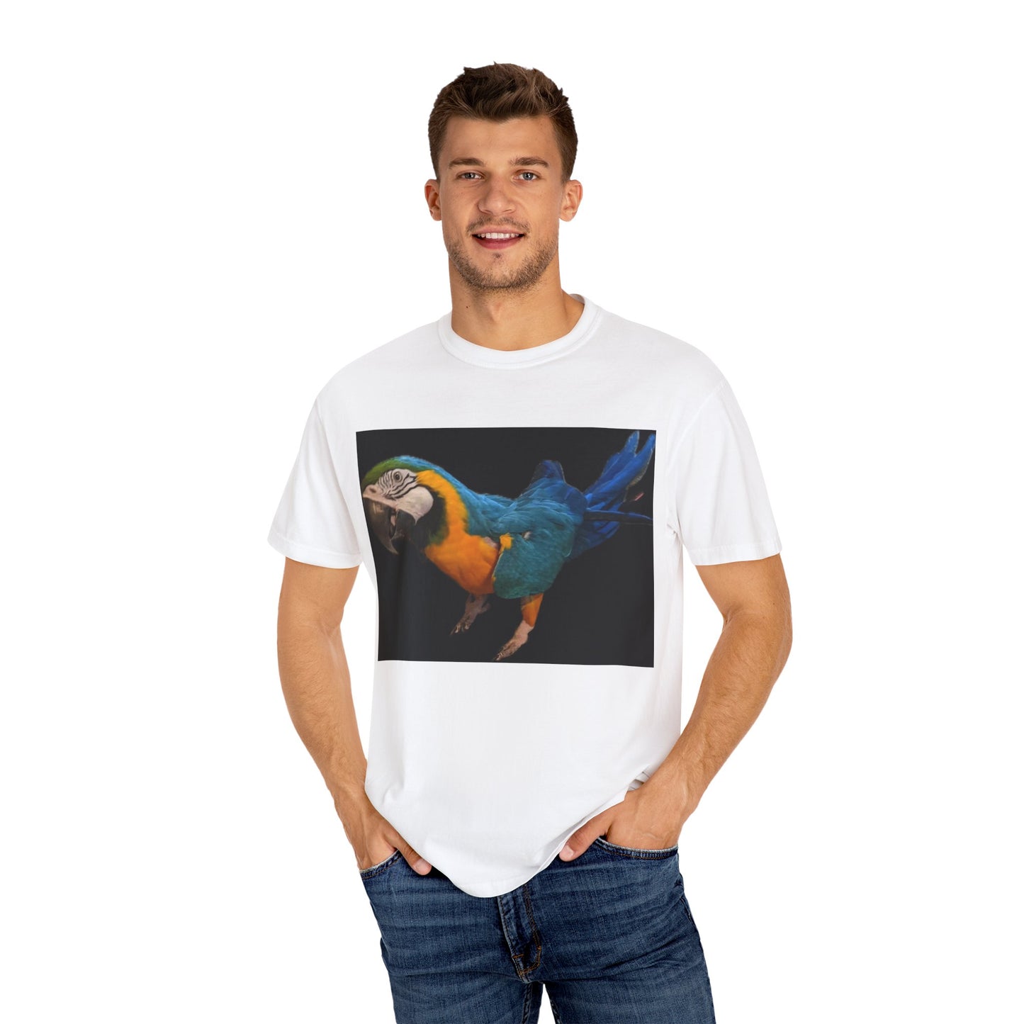 Vibrant Macaw Graphic Unisex T-Shirt